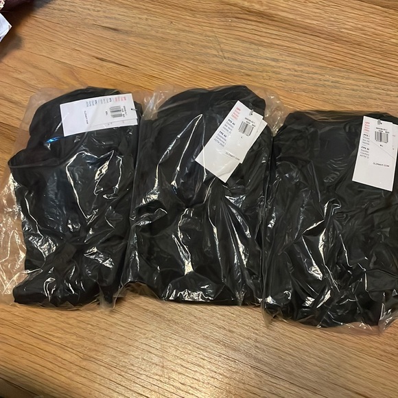 2 FOR 20 Old Navy Tie-Shoulder Underwire Tankini Swim Top for Women NWT in Black - Picture 4 of 4